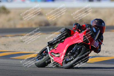 media/Dec-18-2022-SoCal Trackdays (Sun) [[8099a50955]]/Turn 4 (1pm)/